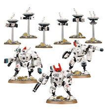 Load image into Gallery viewer, Warhammer 40k: T'au Empire — Crisis Battlesuit Team