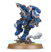 Load image into Gallery viewer, Warhammer 40K: Space Marines - Primaris Lieutenant in Reiver Armour