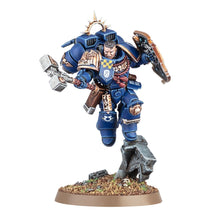 Load image into Gallery viewer, Warhammer 40K: Space Marine Captain with Jump Pack and Relic Shield
