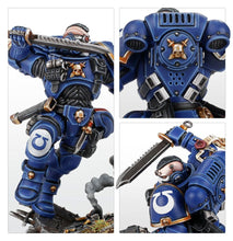 Load image into Gallery viewer, Warhammer 40K: Space Marines - Primaris Lieutenant in Reiver Armour
