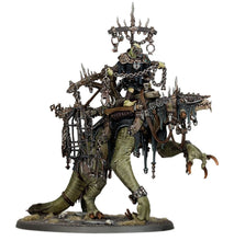 Load image into Gallery viewer, Warhammer Age of Sigmar: Orruk Warclans - Swampboss Skumdrekk
