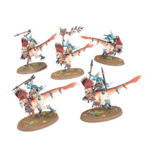 Load image into Gallery viewer, Warhammer Age of Sigmar: Seraphon- Raptadon Hunters
