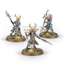 Load image into Gallery viewer, Warhammer Age of Sigmar: Disciples of Tzeentch - Tzaangor Enlightened
