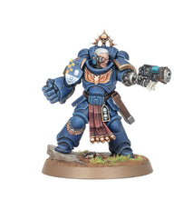 Load image into Gallery viewer, Warhammer 40k: Space Marines - Lieutenant
