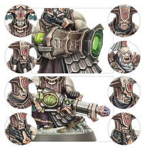 Load image into Gallery viewer, Warhammer Age of Sigmar: Helsmiths of Hashut - Infernal Razers
