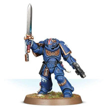 Load image into Gallery viewer, Warhammer 40k: Space Marines - Primaris Lieutenant with Power Sword
